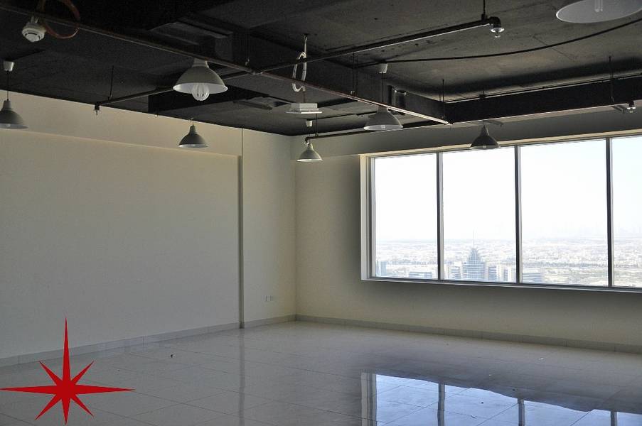Semi-Fitted Office in Silicon With Easy Access to E311
