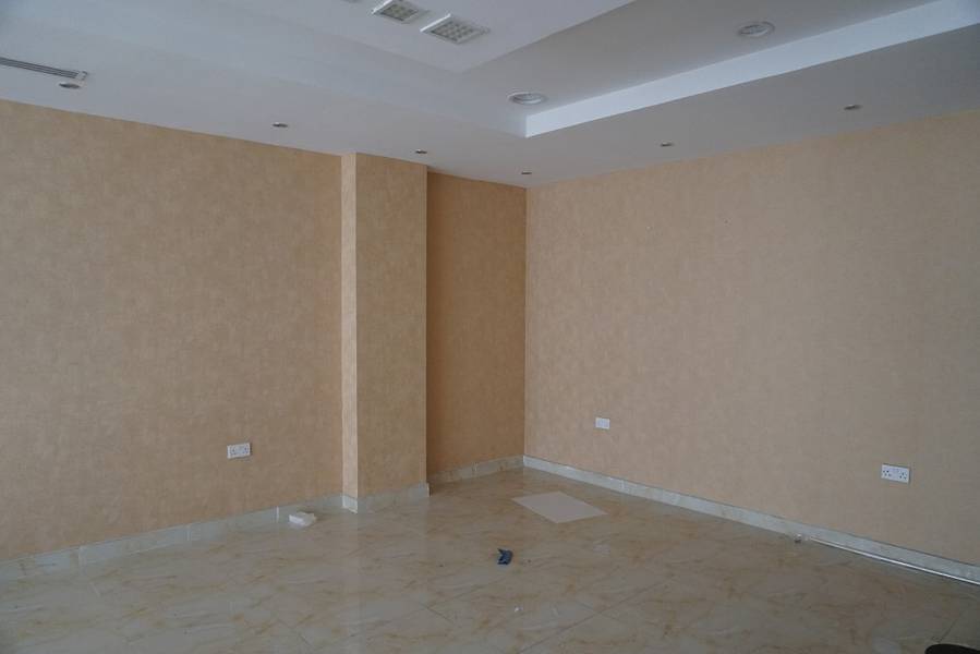 Fitted office in Arjan with Parking