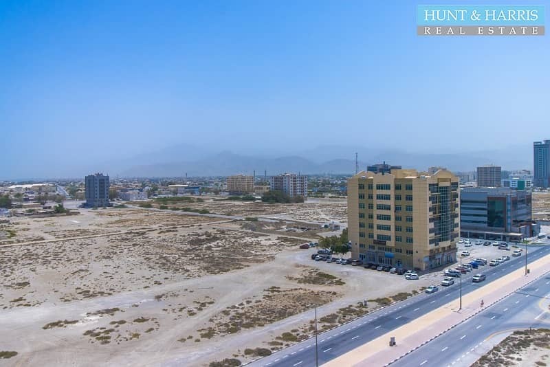 Spacious Layout - High Floor - Great For Investment Spacious Layout - High Floor - Great For Investment