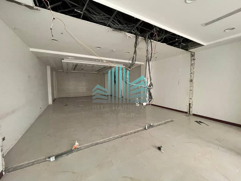 HUGE SPACE | HIGH FOOT TRAFFIC | PRIME LOCATION HUGE SPACE | HIGH FOOT TRAFFIC | PRIME LOCATION
