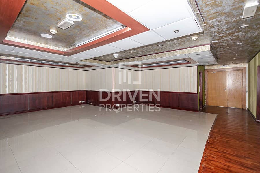 Fully Fitted and Spacious | Chiller Free Fully Fitted and Spacious | Chiller Free