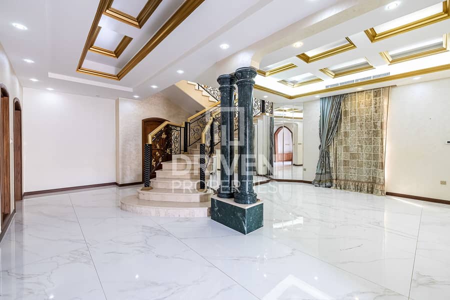 Luxurious Villa Prime Location w/ Majlis Luxurious Villa Prime Location w/ Majlis
