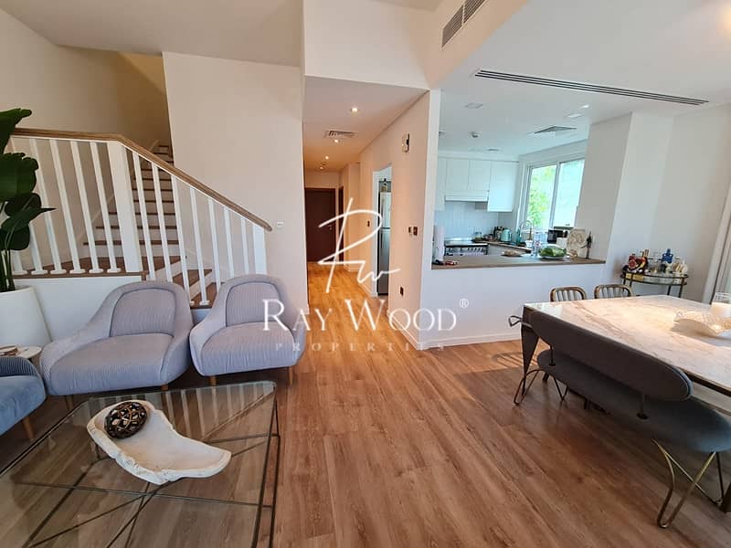 End Unit I Ideal 4 Bedrooms I Lush Green Community End Unit I Ideal 4 Bedrooms I Lush Green Community