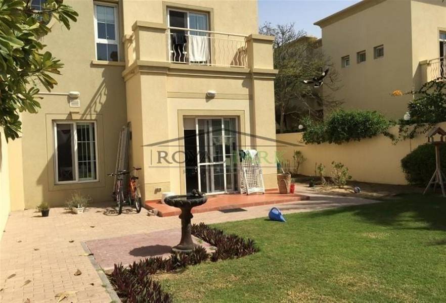 corner plot 3br close to the lake n park corner plot 3br close to the lake n park