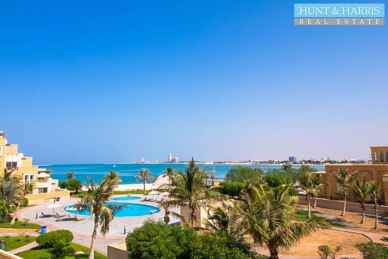 Beachfront Living - Sea View - 1 Bedroom Apartment Beachfront Living - Sea View - 1 Bedroom Apartment