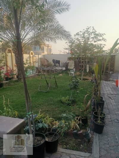 7 Bedroom Villa for Sale in Al Darari, Sharjah - For sale a villa in the Emirate of Sharjah, Al-Dari area, one floor, with a large area of ​​​​13,000 square feet, on Qar Street
