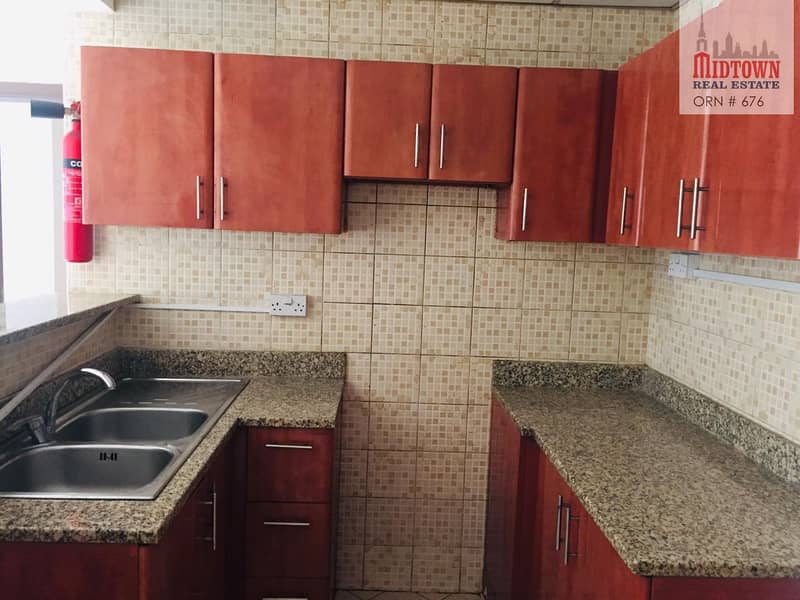 4 Extra Large 1br apartment in emirates cluster