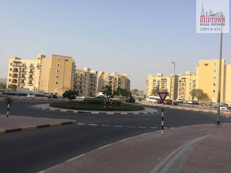 6 Extra Large 1br apartment in emirates cluster