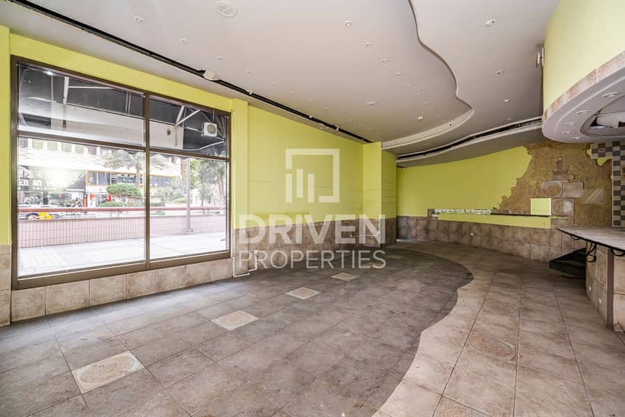 Well-Kept Restaurant | Premium Location Well-Kept Restaurant | Premium Location