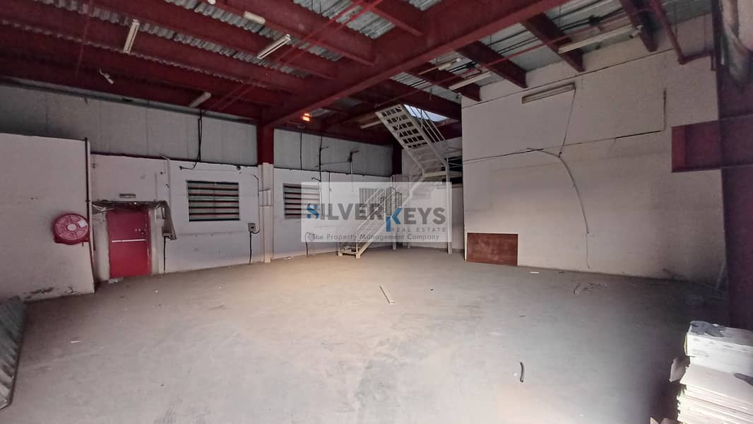 Warehouse For Rent in Strategic Location Al Khabisi size 3000 sqft Warehouse For Rent in Strategic Location Al Khabisi size 3000 sqft