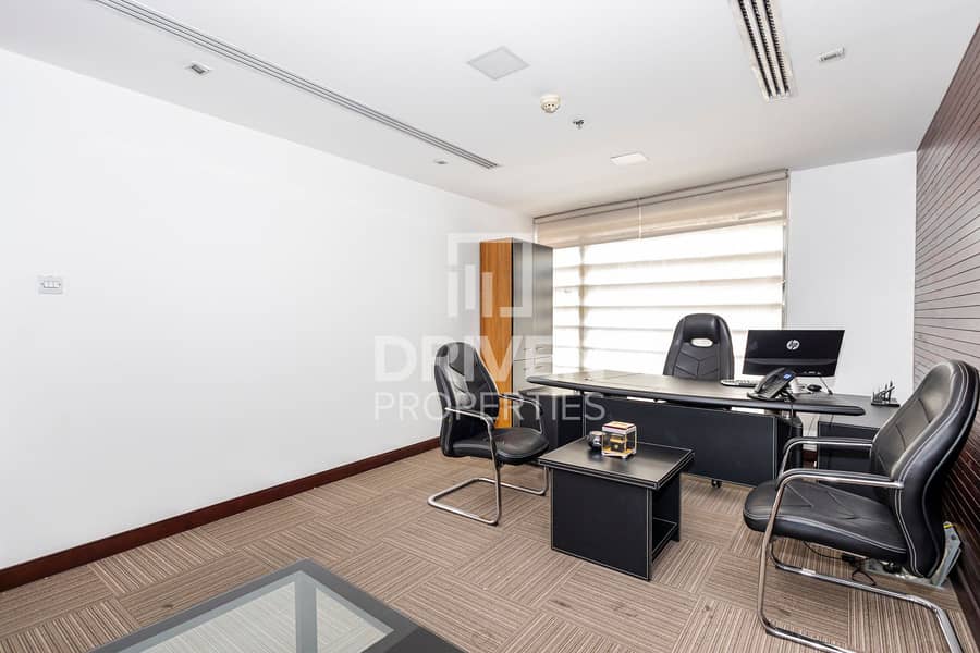 Huge Showroom for Rent and Best Location Huge Showroom for Rent and Best Location