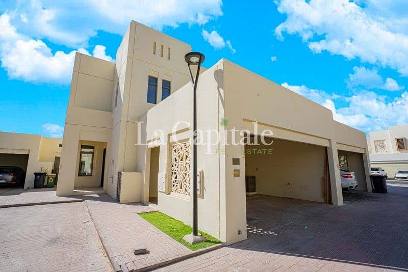 Big Plot | End Unit |Near The Pool Big Plot | End Unit |Near The Pool