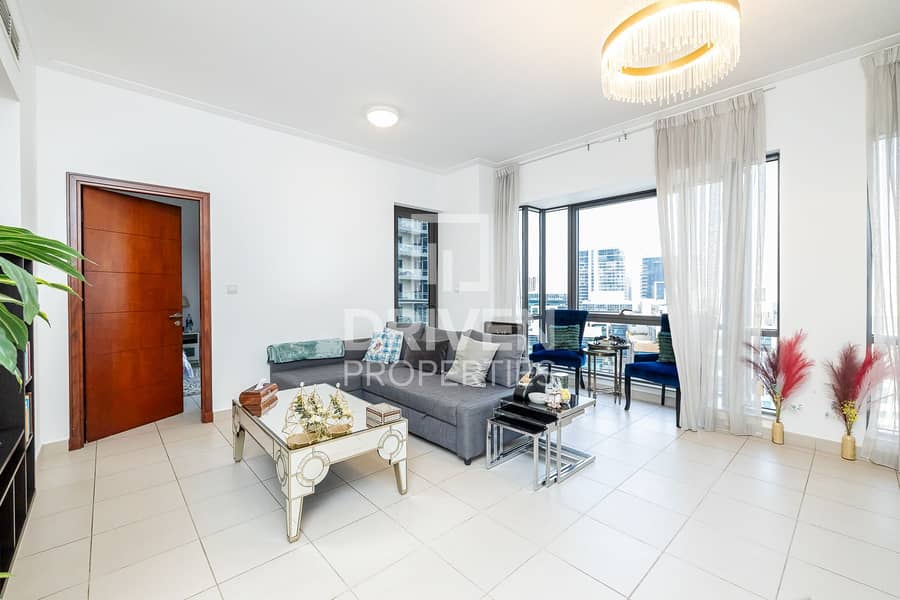 Spacious and Bright Unit with Great View Spacious and Bright Unit with Great View