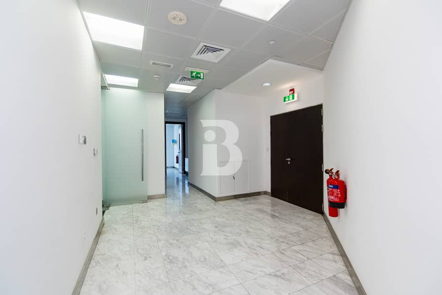 VACANT | PREMIUM FITTINGS | 6 PARKINGS VACANT | PREMIUM FITTINGS | 6 PARKINGS