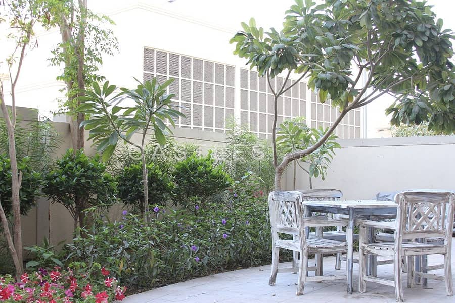 VACANT -Upgrade Garden Home Apartment 2BR +Study for Sale VACANT -Upgrade Garden Home Apartment 2BR +Study for Sale