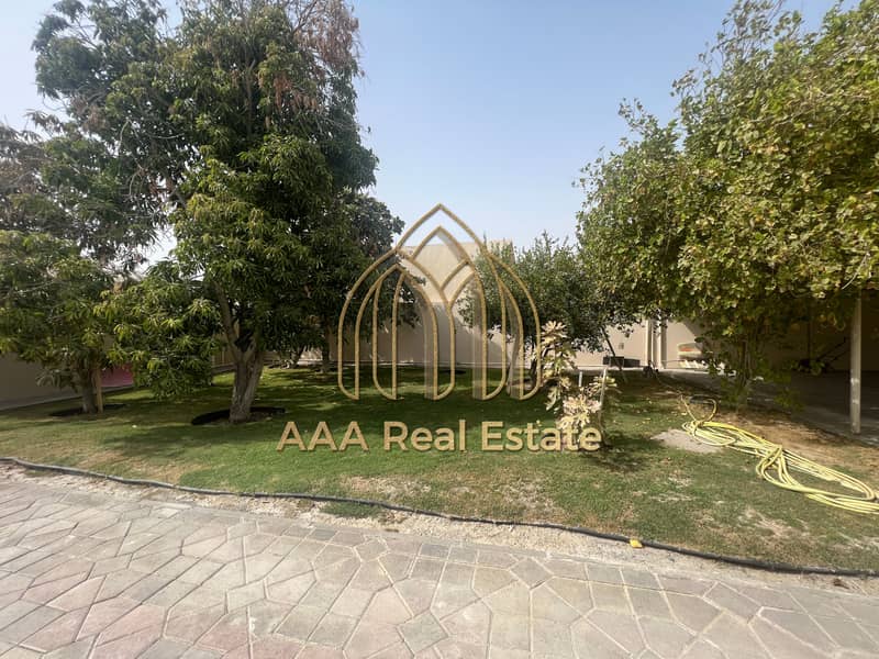 HUGE VILLA WITH 2 SERVICE BLOCKS/ MAID AND DRIVER ROOM/ 3 KITCHENS HUGE VILLA WITH 2 SERVICE BLOCKS/ MAID AND DRIVER ROOM/ 3 KITCHENS
