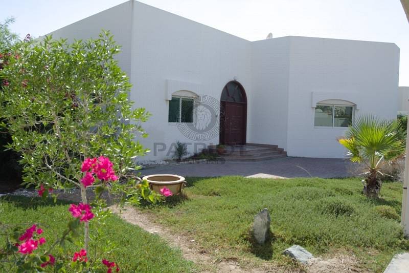 Independent 3BR single storey villa in Al Qouz Large Garden