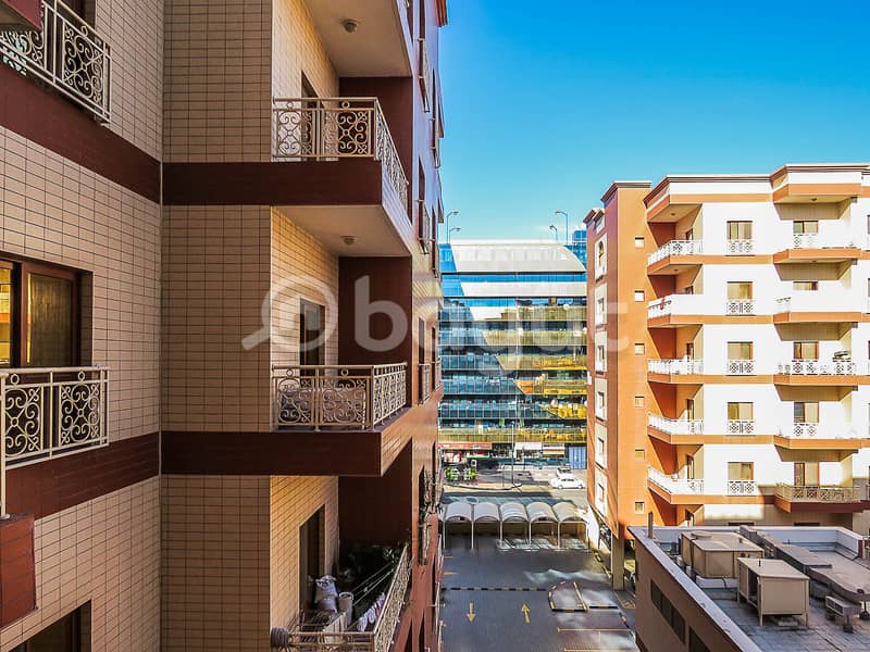 Spacious and Huge 2 BR Available in Al Raffa || Vacant Now