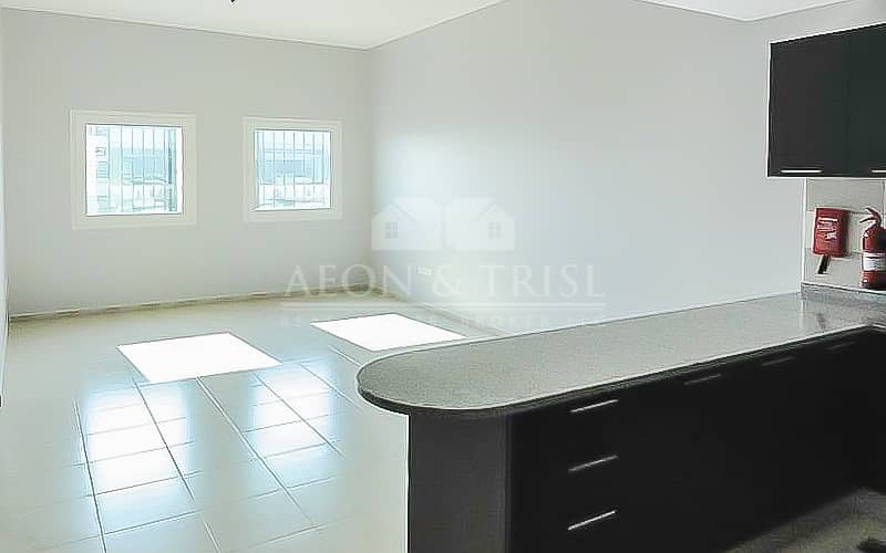 Spacious 2 Bed | Villa and Mall view Spacious 2 Bed | Villa and Mall view
