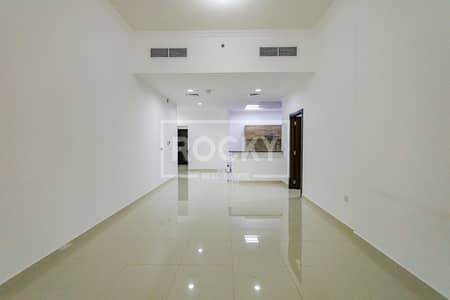 1 Bedroom Flat for Sale in Dubai Sports City, Dubai - Road View | Pets Friendly | Unfurnished