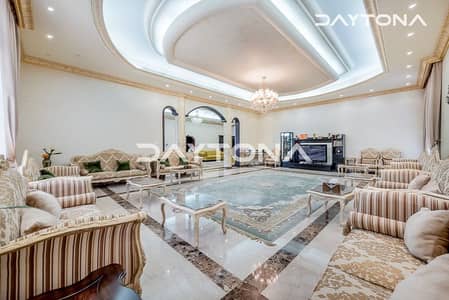 Only GCC | 8 Bedrooms | On Two Roads