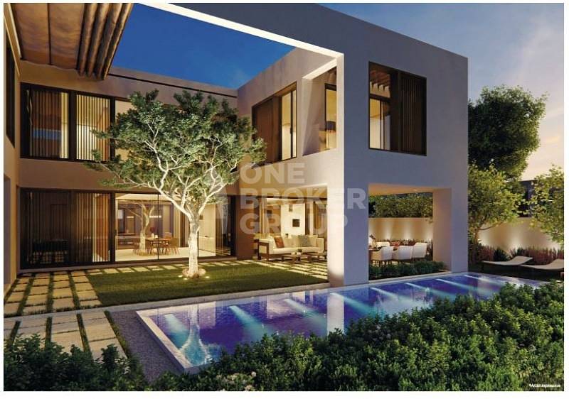 6 Bedroom Luxury villa with water and park view*corner plot