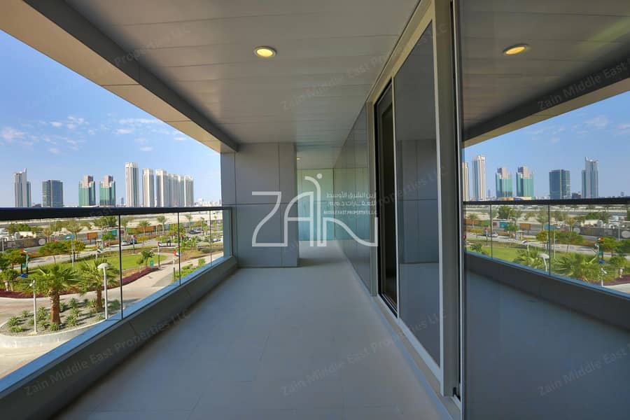 Modernly Designed 3BR+MR with Stunning Pool View