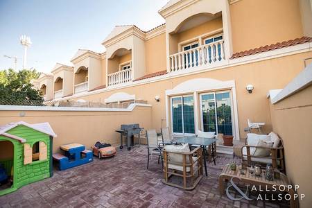 Upgraded To 2 Bed | Single Row | Vacant Upgraded To 2 Bed | Single Row | Vacant