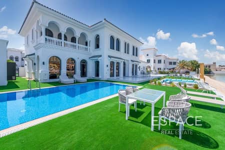 5 Bedroom Villa for Sale in Palm Jumeirah, Dubai - Upgraded Signature Villa | Skyline Views | Vacant on transfer