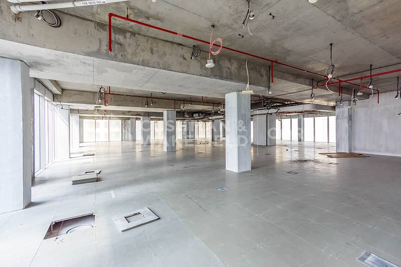 Shell and Core | DED License | Easy access to tram and metro Shell and Core | DED License | Easy access to tram and metro