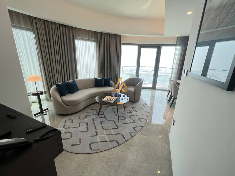Furnished l Full creek view l Skyline view Furnished l Full creek view l Skyline view