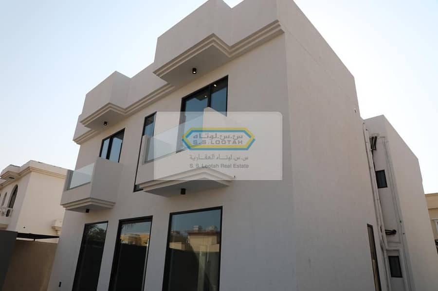 DIRECT FROM OWNER/NO COMMISSION/04 BHK Independent Villa Close to Water Canal, 02 Month Free