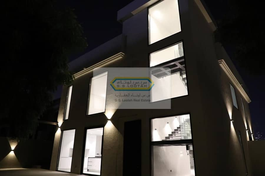 21 DIRECT FROM OWNER/NO COMMISSION/04 BHK Independent Villa Close to Water Canal, 02 Month Free