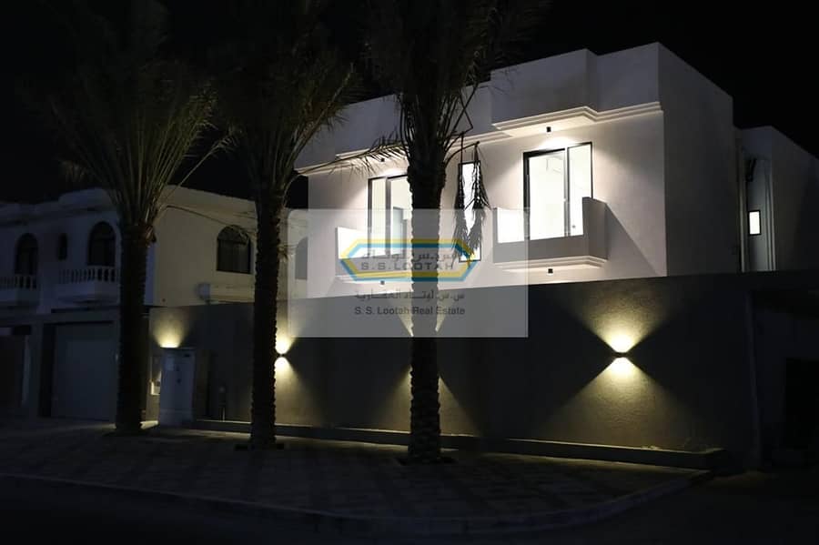 27 DIRECT FROM OWNER/NO COMMISSION/04 BHK Independent Villa Close to Water Canal, 02 Month Free