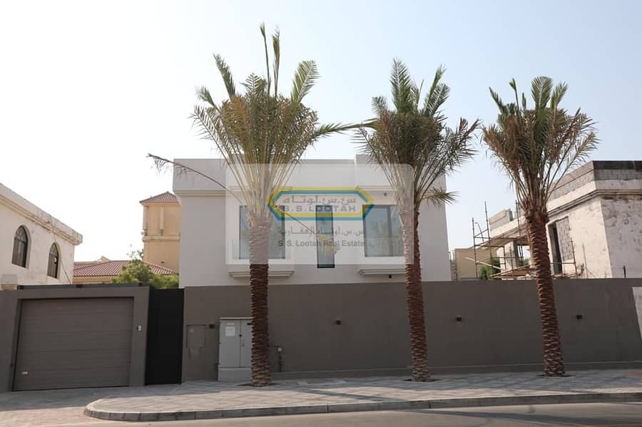 48 DIRECT FROM OWNER/NO COMMISSION/04 BHK Independent Villa Close to Water Canal, 02 Month Free