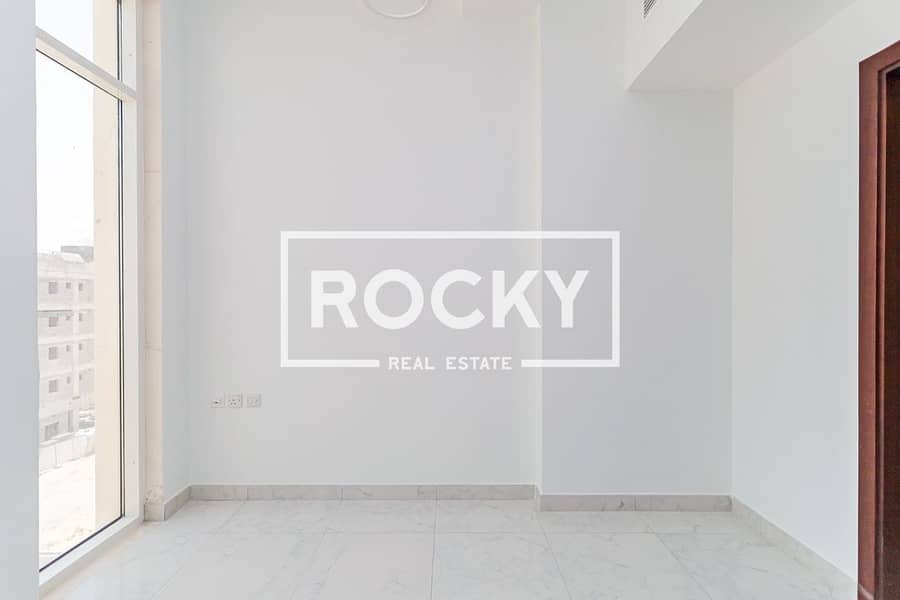 12 Liwan 2 - Al Hosam Building -52. JPG