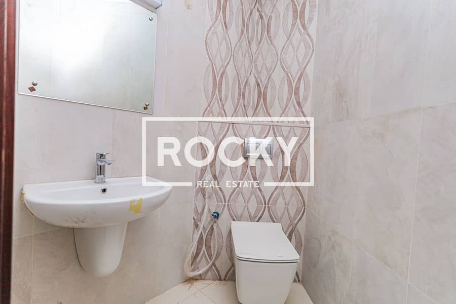 7 Liwan 2 - Al Hosam Building -47. JPG