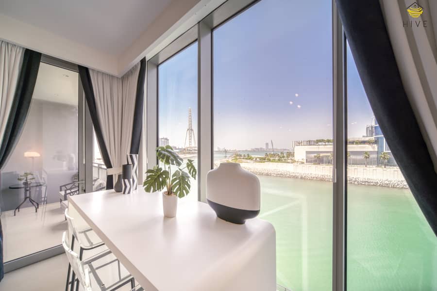 Stylish Sea View One Bedroom Apartment