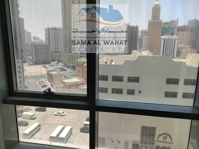 Al-Majaz 2, in front of Al-Buhaira Police, a room, a hall, 2 bathrooms, and a kitchen, a large area, the price is 30,000, including 10 days free, and