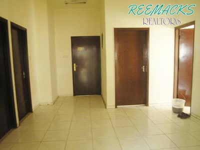 3 Bedroom Apartment for Rent in Al Jubail, Sharjah - 3 B/R HALL FLAT WITH BALCONY AVAILABLE IN AL JUBAIL AREA NEAR TO OLD ETISALAT BUILDING