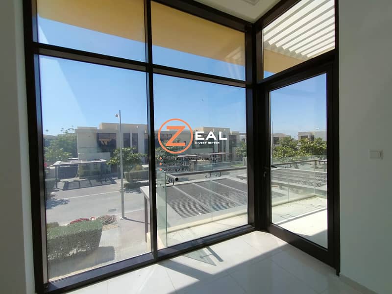 Big Layout l Unfurnished l Well maintained l Vacant Big Layout l Unfurnished l Well maintained l Vacant