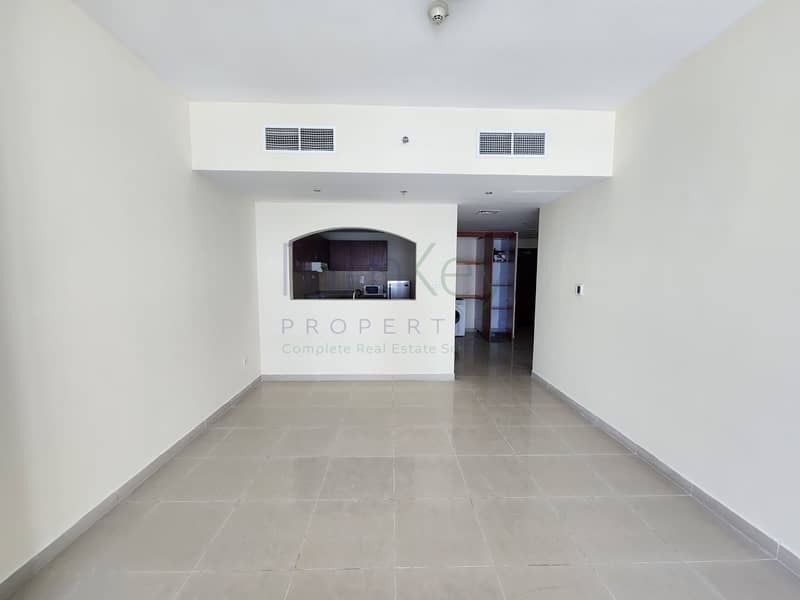 LARGE 1 BHK - MARINA VIEW - WITH APPLIANCES - 60K ONLY LARGE 1 BHK - MARINA VIEW - WITH APPLIANCES - 60K ONLY