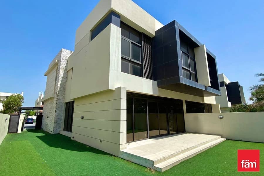 Immaculate vacant 3 bedroom quiet location villa Immaculate vacant 3 bedroom quiet location villa