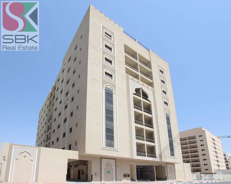 位于纳德-阿尔-哈马尔综合区，巴赫里门公寓2号 2 卧室的公寓 58000 AED - 6975922