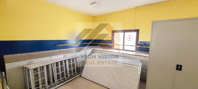 Labour Camp for Rent in Emirates Modern Industrial Area, Umm Al Quwain - Executive Staff Accommodation in Umm Al Quwain! Exclusive Labor Camps for Rent.