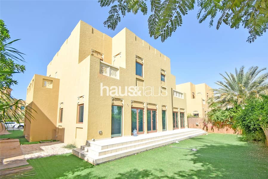 Genuine Listing | Priced to Sell | Single Row. Genuine Listing | Priced to Sell | Single Row.