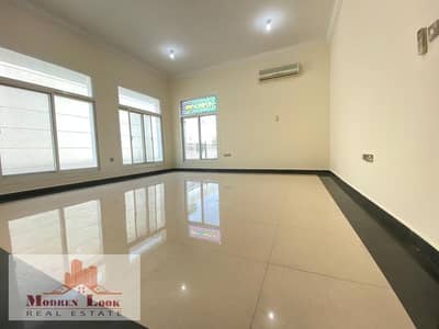 Studio for Rent in Khalifa City, Abu Dhabi - Luxury Studio Separate Kitchen, Bath Tub Washroom Near Market Monthly 2600