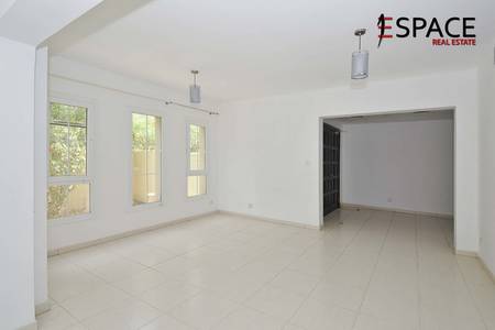 End Unit - Well Maintained - Lake view End Unit - Well Maintained - Lake view