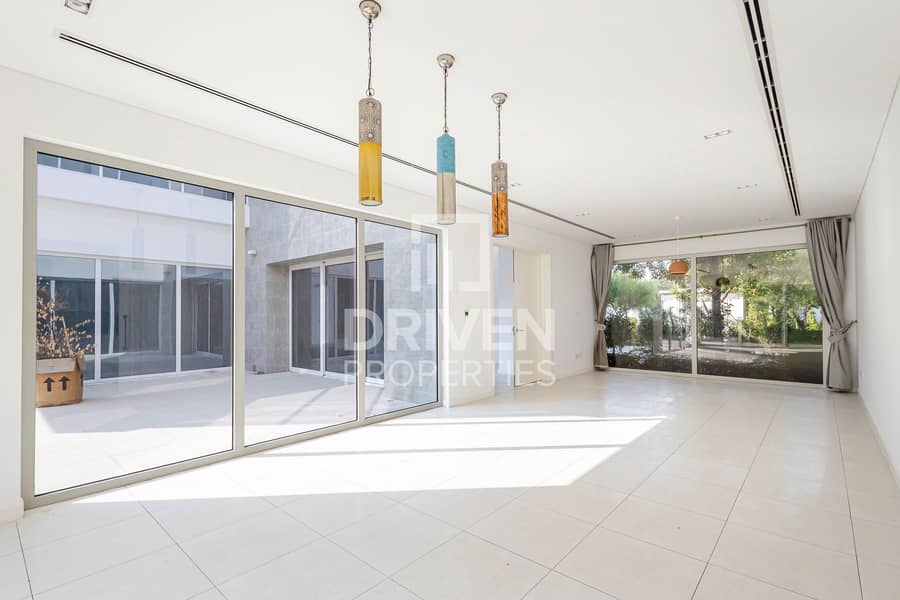 Luxurious and Modern Layout w/ Nicet Vie Luxurious and Modern Layout w/ Nicet Vie