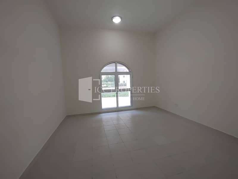 Spacious layout| 4 mins to Metro Station | Ready to Move in